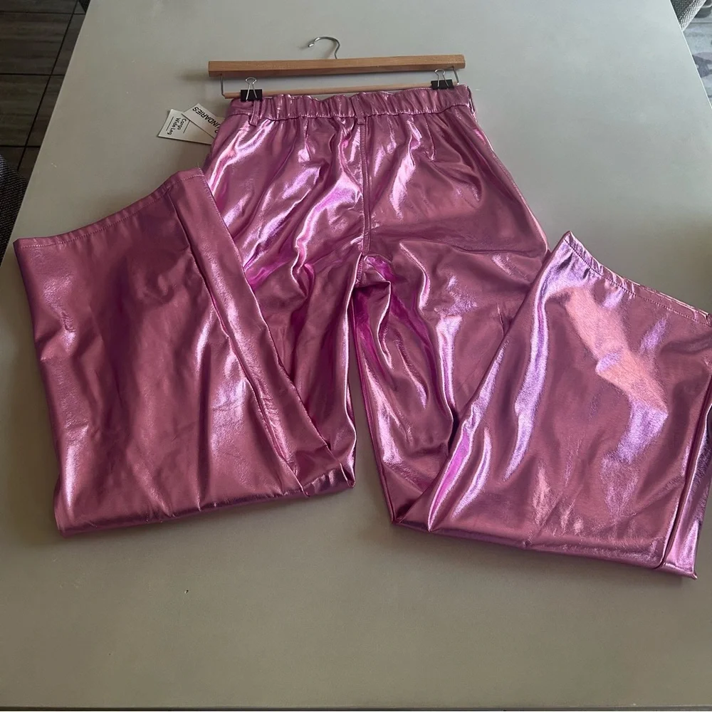 No Boundaries  Metallic Pink Wide Leg Cargo Pants. Size 8-10 - Picture 10 of 10